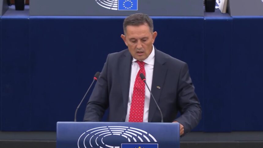 lider aur cred ca domnul bolojan isi pregateste iesirea din scena ne vorbeste tot timpul despre propria demisie 68da8b81d5207