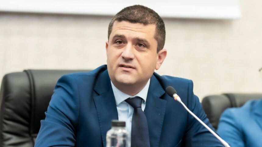 manevrele ministrului rezist de la economie pentru a fenta statul radu miruta a aprobat majorari salariale si de 50 68d5265a39d34