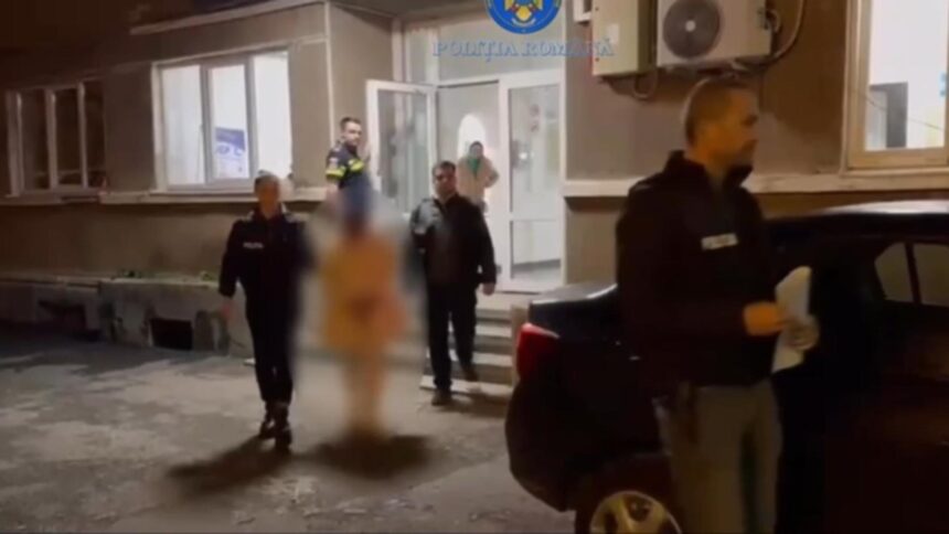 doua femei din bucuresti au fost arestate dupa ce au furat haine si au batut angajatii dintr un magazin 68e266720e6e1