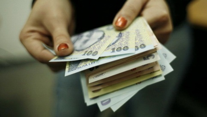 elevi si profesori pagubiti ani la rand de o contabila din judetul iasi femeia si a dublat veniturile prin furt 68ec9ee03543c