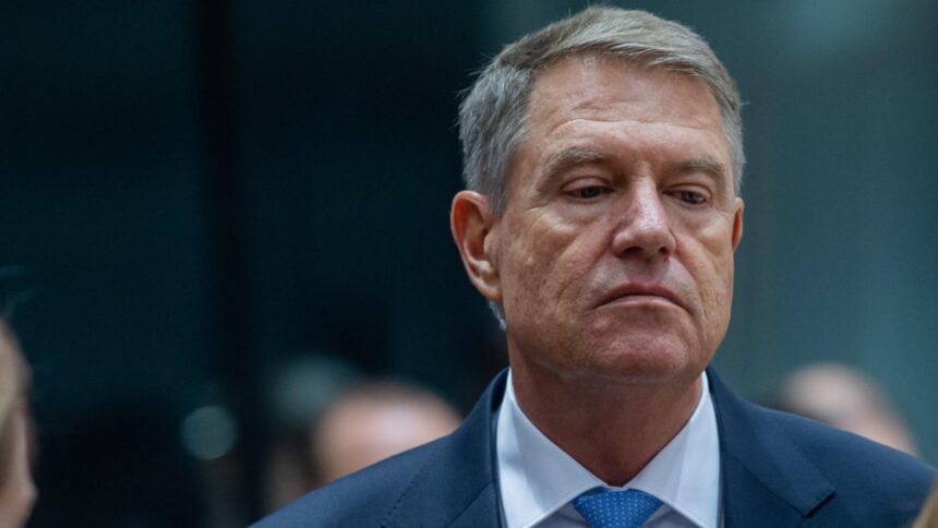 iohannis executat silit de anaf inspectorii i au luat cheile casei din centrul sibiului 68decd29b980d