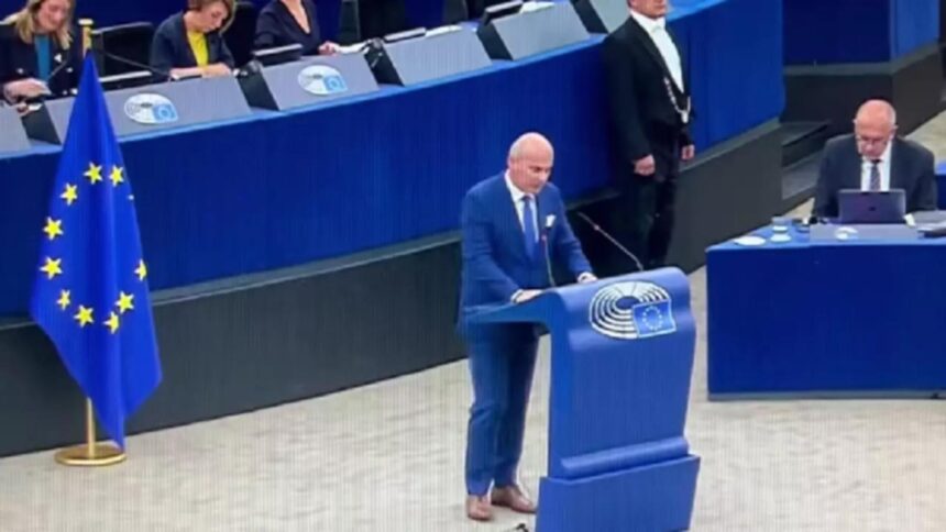 rares bogdan discurs incendiar in parlamentul european asteptam sa vina putin cu tancul ca sa intervenim 68e67ba61826f