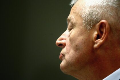 sorin oprescu ajunge astazi la audieri in fata procurorilor greci va fi sau nu extradat primarul fugar capturat de trupele speciale la salonic 68e35d53d6566