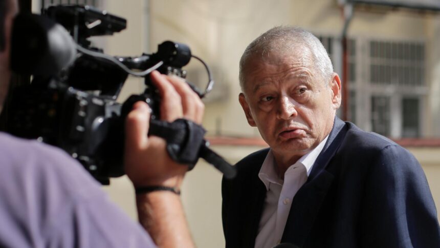 sorin oprescu prins de politie la salonic fostul primar al capitalei extradat in romania 68e13bab479c5
