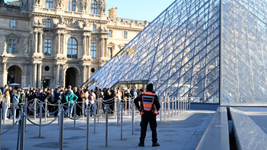 spargerea de la louvru 5 noi arestari inclusiv un suspect principal 690336771402e