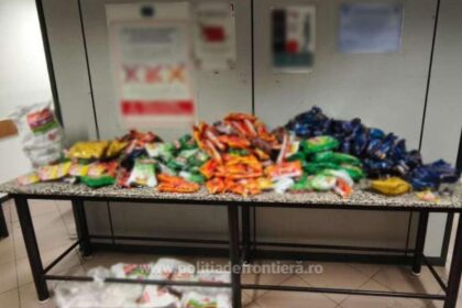tutun nedeclarat descoperit pe aeroportul otopeni amenzi de 15 000 lei si interdictie de cinci ani pentru cinci cetateni indieni 68ee30fe1c323
