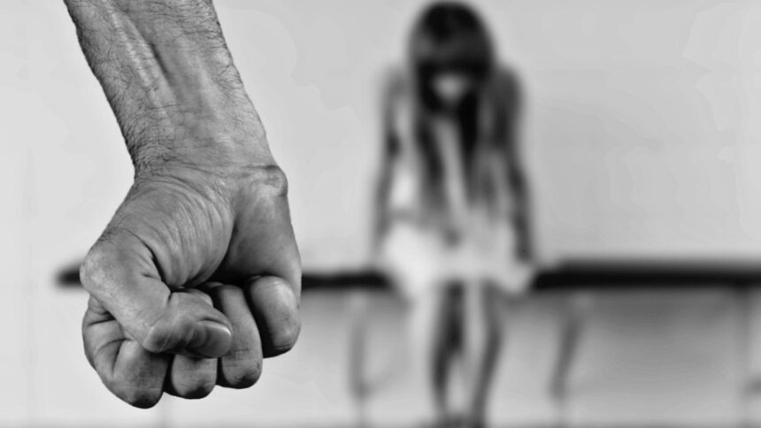adolescenta de 14 ani agresata sexual in fata unei biserici din sectorul 3 agresorul violent in momentul retinerii a muscat de mana un politist 6911eca6c9d26