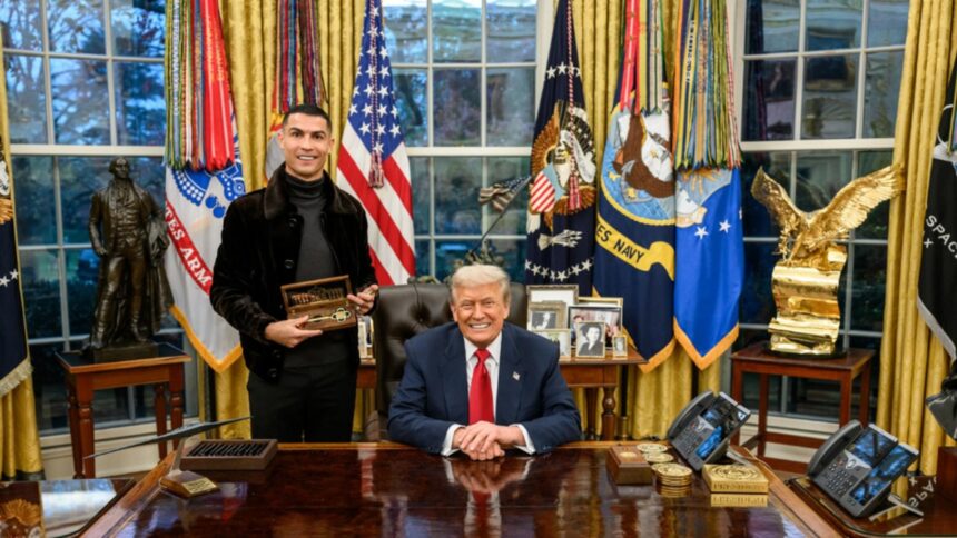 cadoul ciudat pe care i l a facut donald trump lui cristiano ronaldo la casa alba 691f8712972b2