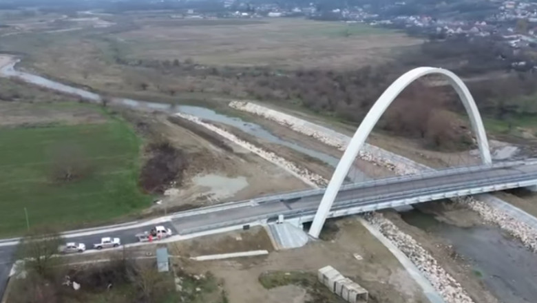 foto a fost finalizat podul cu cel mai mare arc parabolic din romania unde este amplasat si ce legaturi asigura 69275999d7b02