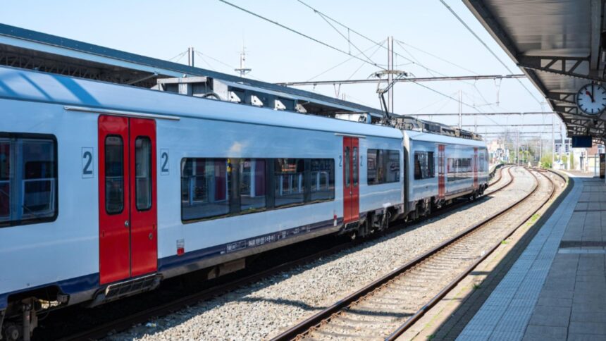 haos in transportul si serviciile publice din belgia incep trei zile de greva nationala scolile si spitalele afectate 692412de2a106