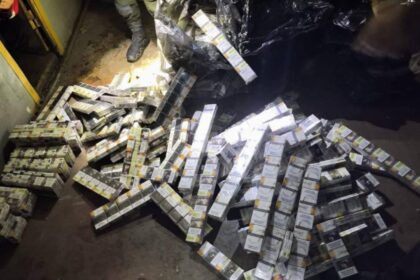 imagini halucinante trenul prieteniei chisinau bucuresti transformat in mijloc de contrabanda cu tigari 6 000 de cartuse urmau sa ajunga in romania video 6916f5b926601