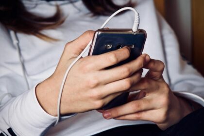 noi detalii in cazul romancei de 14 ani vanduta pentru 5 000 de euro si bautura ce le a spus minora politistilor spanioli 69121d06b2d84