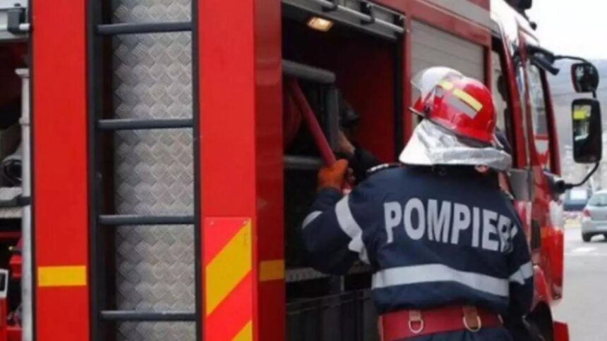 panica pe sosea un microbuz in care se aflau 5 pasageri a luat foc in mers la ocnele mari autovehiculul a ars ca o torta 6927fb7425270