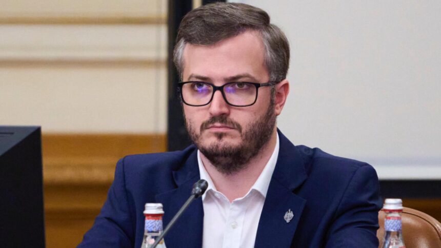 stefanita avramescu raspunde partidelor vechi ne au numit extremisti dar romanii sunt de partea noastra ei si au pierdut contactul cu oamenii 69270dc3b823b