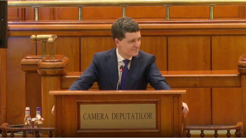 strategie de aparare cu ranjete la pupitrul parlamentului nicusor dan a inceput sa rada in timpul discursului despre manipulare video 6927129d8cd7c