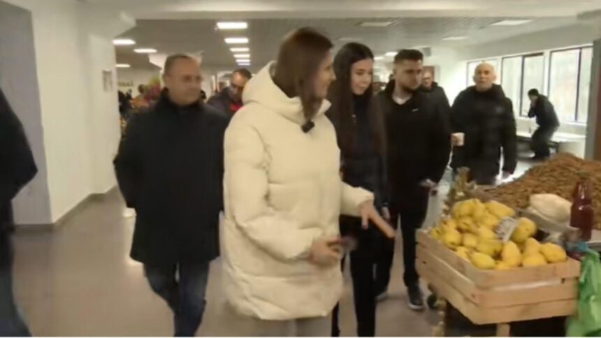 anca alexandrescu din nou printre oameni ce a cumparat de la piata video 6932d06429a41