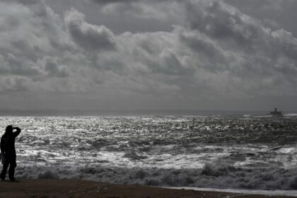atentionare de calatorie pentru portugalia cod rosu de vant precipitatii si furtuni pe mare in spania 2 romani si au pierdut viata din cauza furtunilor pe mare 693bd279cbf8d