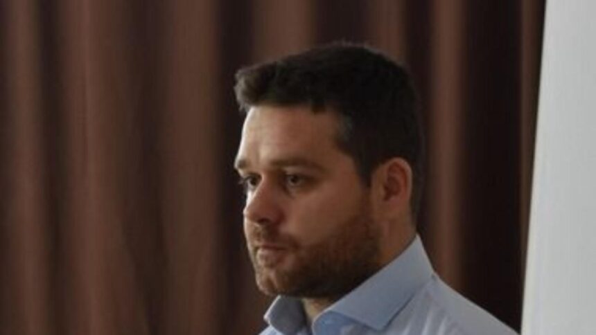 ciprian ciucu probleme la cv s a laudat ca a fost lector universitar cum s a scuzat dupa ce subiectul a ajuns in presa 6953ccaa57519