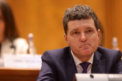 doi fosti judecatori ccr il acuza pe nicusor dan de incalcarea constitutiei pentru clipul electoral cu drula de la cotroceni ce poate pati presedintele 69317c3a6984f