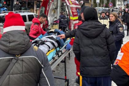 femeie lesinata pe partie la predeal lovita violent de o alta sanie in ziua de craciun 694d5f4ad7baf