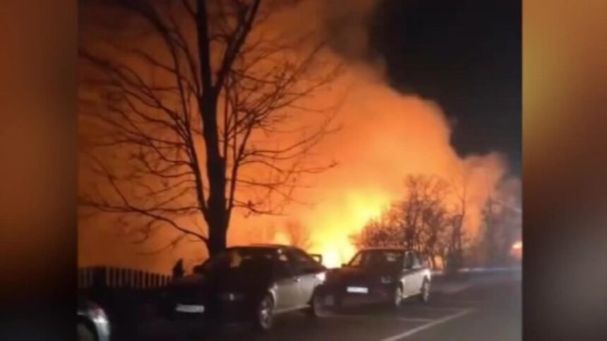 gospodarie distrusa complet de flacari incendiu in comuna manastirea humorului 6950d8cb237f9
