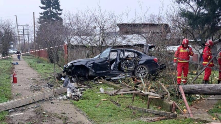 grav accident rutier un sofer a intrat cu masina in stalp in incercarea de a fugi de oamenii legii 694121b8628aa