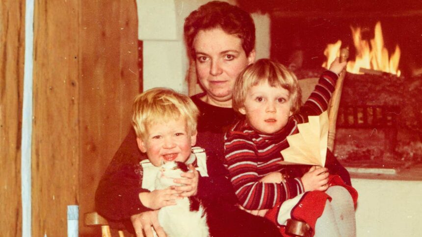 i thought these 11 unhinged things my family did were just how everyone lived until i grew up 6938cdd5231d9