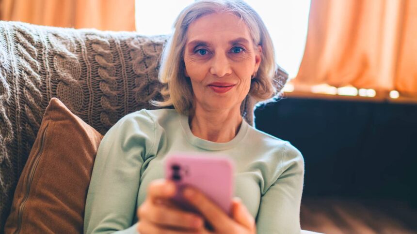 if your mom texts these 11 phrases she probably feels lonely and needs your attention 693992e83596b