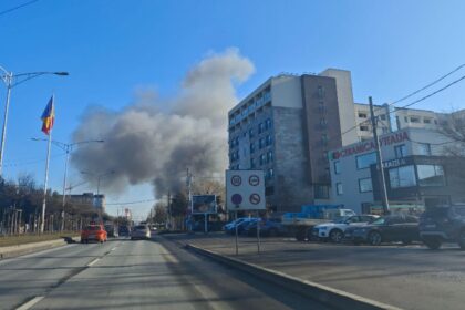 incendiu la intrarea in bucuresti pe a1 un depozit cuprins de flacari 16 masini de pompieri intervin la fata locului a fost emis mesaj ro alert 6951136442ac8