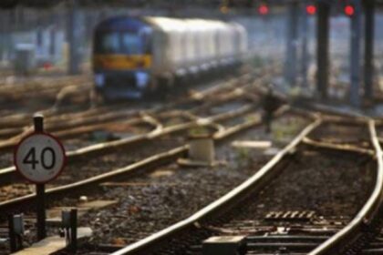 incidentul feroviar din caras severin doi minori retinuti pentru sabotarea liniei de tren au pus osii pe sine 69317b3434901