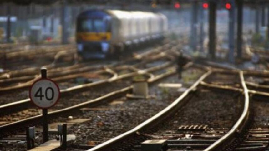 incidentul feroviar din caras severin doi minori retinuti pentru sabotarea liniei de tren au pus osii pe sine 69317b3434901
