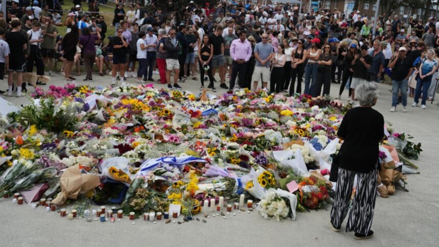 masacru australia detalii socante atacatorii erau tata si fiu 16 morti si 40 de raniti dupa atacul armat sangeros 693fa8ed21d22