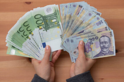 ministerul finantelor a imprumutat 11 miliarde lei prin obligatiuni de stat pentru a acoperi deficitul si a refinanta datoria publica 6937061582035