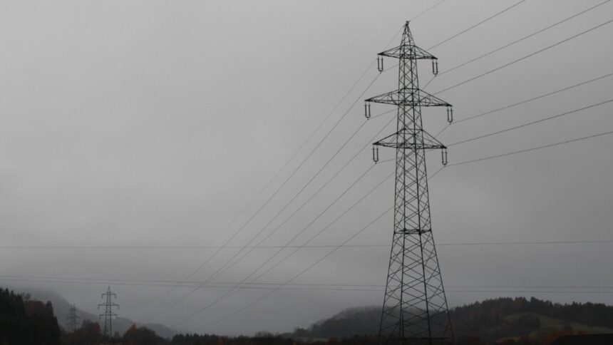 nenorocirea continua curent taiat in prahova dupa ce locuitorii nu au apa de 10 zile mai multe localitati au ramas fara electricitate 693418464b6b1