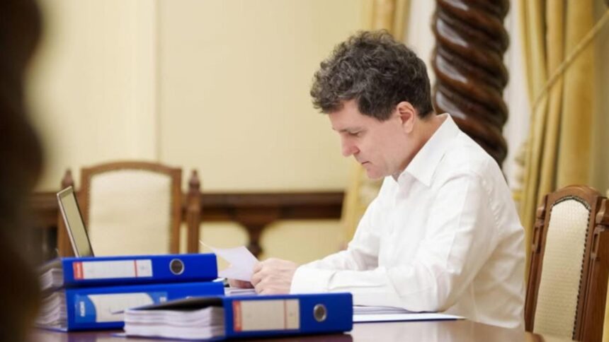 nicusor dan fericit ca presedintele isi recastiga dreptul de a contesta legi la ccr 6947c30dd7b2e