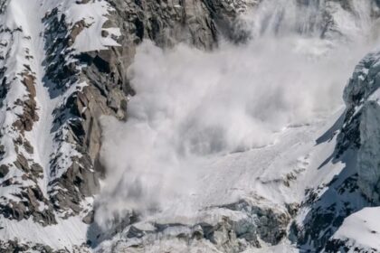 pericol de avalansa de gradul 3 in muntii fagaras turistii avertizati de salvamont sibiu 69542724de1ab