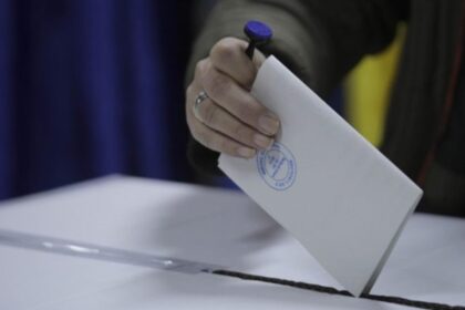 scenariul critic al alegerilor candidatii cu electorat hipermotivat sunt avantajati partidele mari penalizate 6932e779e0521