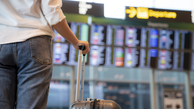 video romanii calatoresc tot mai mult cu avionul record de pasageri in 2025 pe aeroporturi inainte ne chinuiam pe la microbuze 693f33305e579