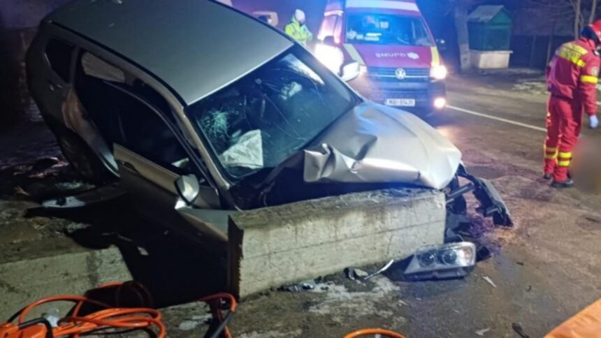accident grav in suceava patru tineri raniti dupa ce masina in care se aflau s a izbit de un cap de pod 695e0c7f98715
