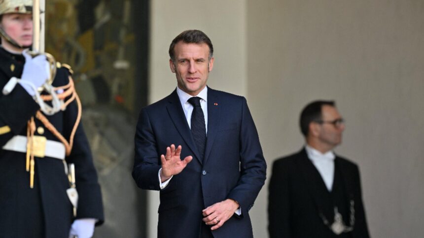 alerta la palatul elysee macron a convocat un cabinet de criza pe situatia din groenlanda si iran 6968be316b825