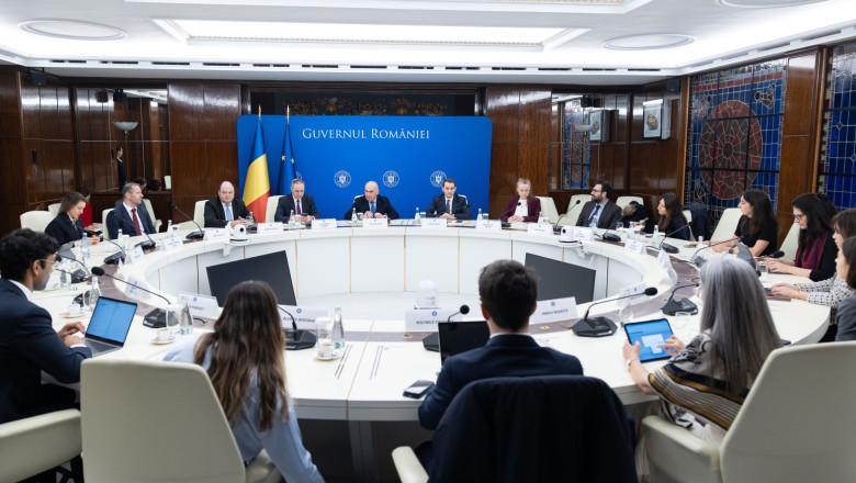 bolojan intalnire cu investitorii de anul viitor mandatul de premier va fi preluat de psd romania continua dezvoltarea dupa 2027 697ba5d7e9679