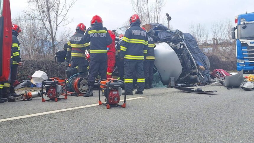 cetatean bulgar mort intr un accident rutier grav produs in mehedinti dupa ce masina sa s a izbit de un autotren foto 697a02459660b