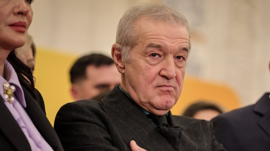 clientii lui becali scarbit patronul fcsb ului i a scos la pauza meciului cu cfr 69767722a32de