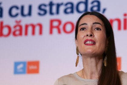 clotilde armand lectie de ipocrizie maxima deplange amanarea termenelor dar le accepta cand este vorba despre propriul dosar 69733d0dbcc8e