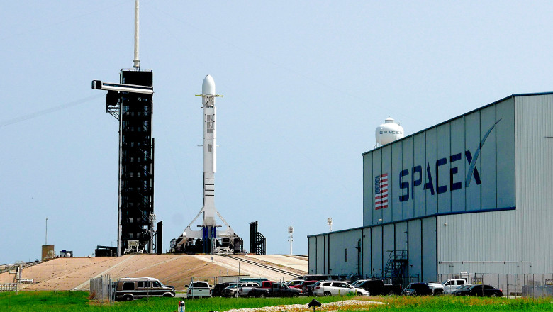consolidarea imperiului musk spacex ar lua in considerare o fuziune cu tesla sau