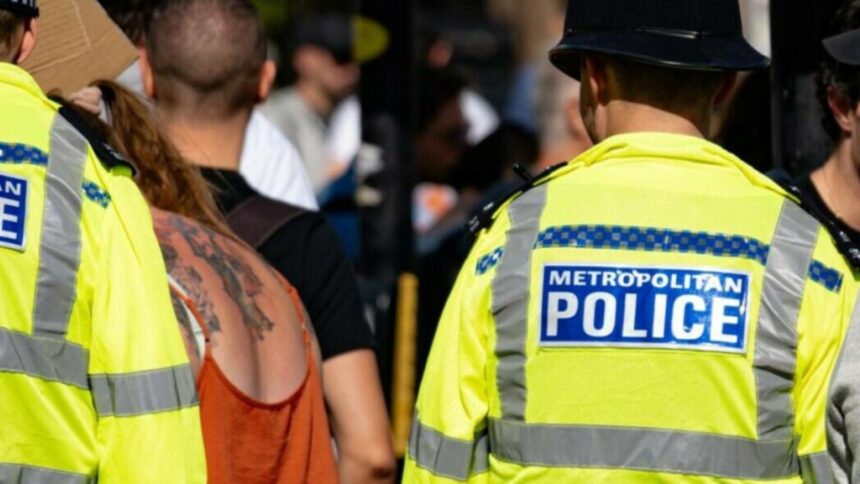 eroare socanta a politiei britanice un tanar declarat mort era de fapt in viata familia l a plans trei saptamani 695f77f6a71b4
