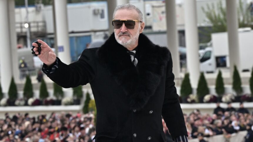 gigi becali atac la dan sucu dupa ce l a pierdut pe morutan eu nu sunt ca el nu fac asa ceva 696cb483075b8