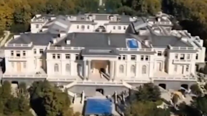 lux impresionant pentru putin palat de 130 de milioane in crimeea cu spa sala de operatii si heliport 6957a673b4abd