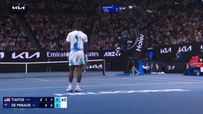 momente de panica la australian open partida suspendata brusc dupa ce un fan s a prabusit in tribune 6973542cd2cf9
