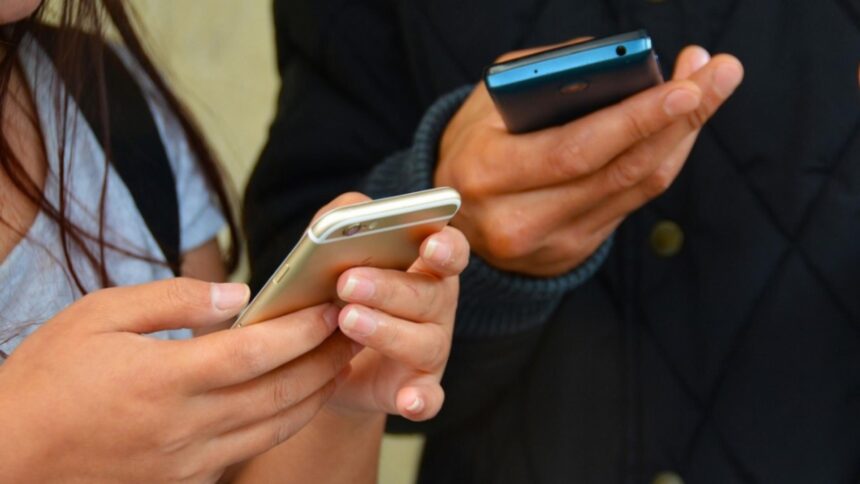 o noua metoda de inselatorie in romania cum poti ramane fara bani in conturi dupa ce primesti un sms de la curier 69663978173e9